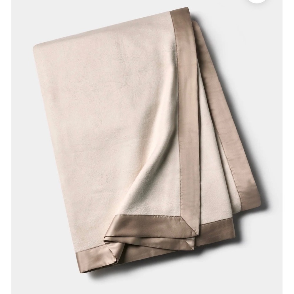 Cozy Earth 50"x60" Throw Bamboo Blanket Oat Driftwood BBODTH7881 New